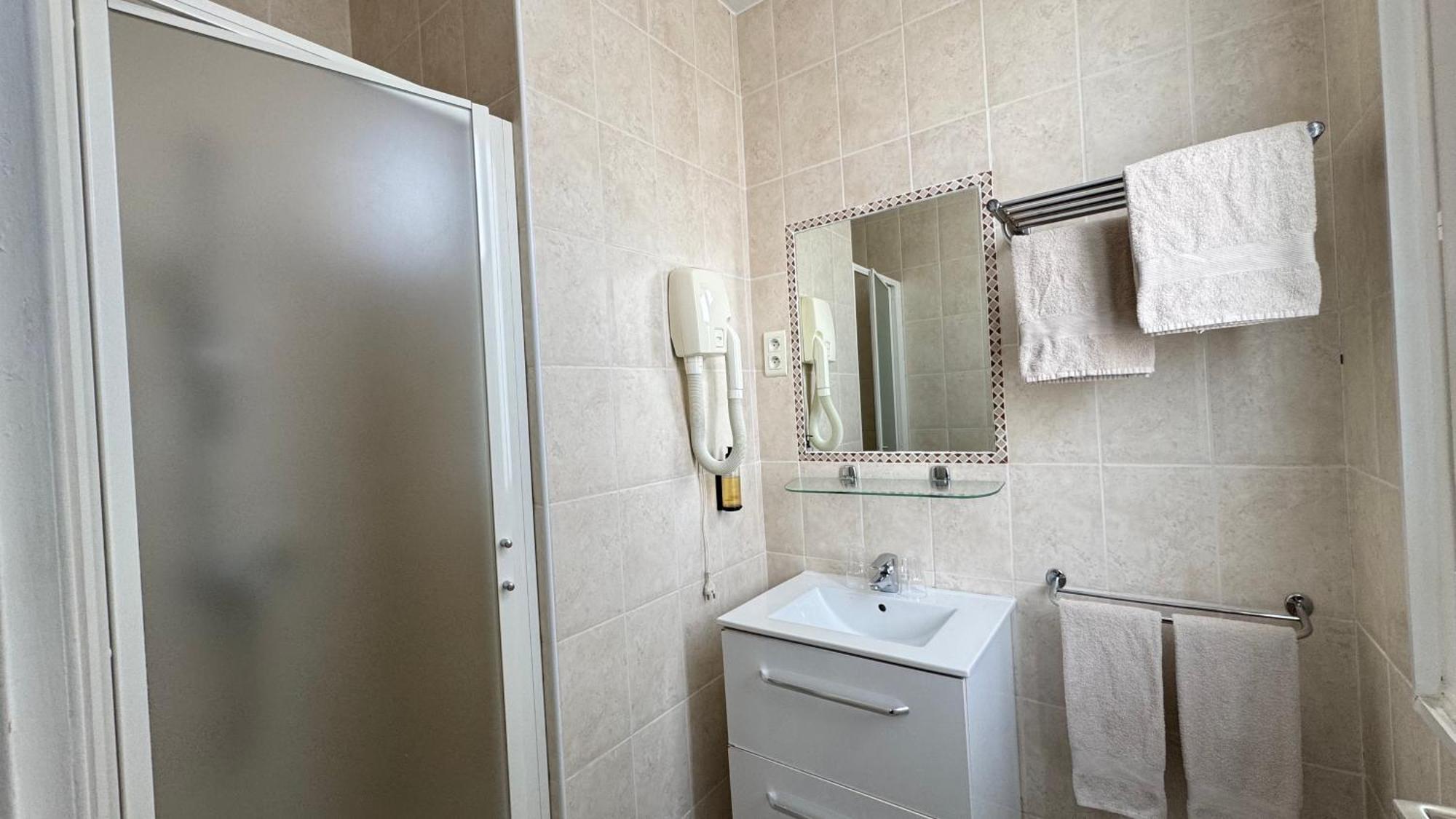 Helvétique Hotel Niza